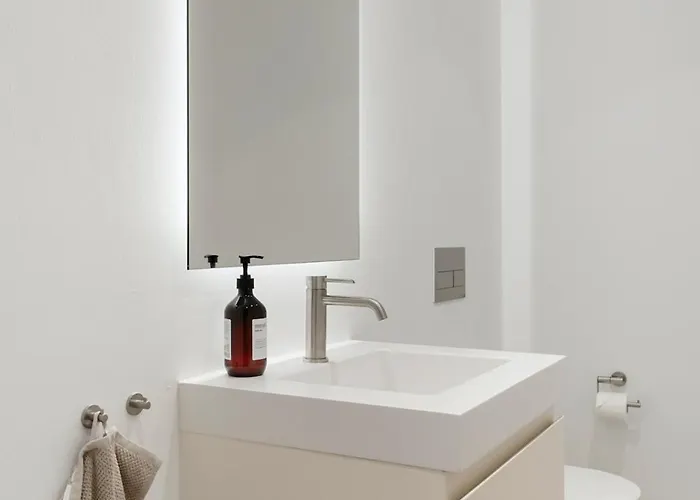 Luxury Near With Private Pool, Jacuzzi & Modern Amenities ヴィラ マルベーリャ