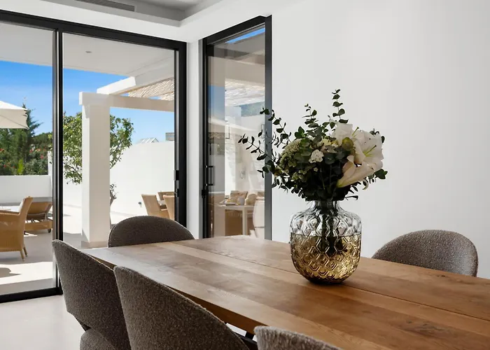 Luxury Near With Private Pool, Jacuzzi & Modern Amenities ヴィラ マルベーリャ