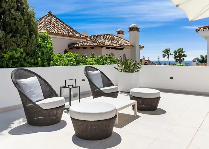 Luxury Near With Private Pool, Jacuzzi & Modern Amenities ヴィラ *